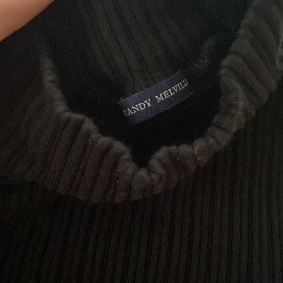 Brandy Melville Turtleneck - Picture 2 of 2
